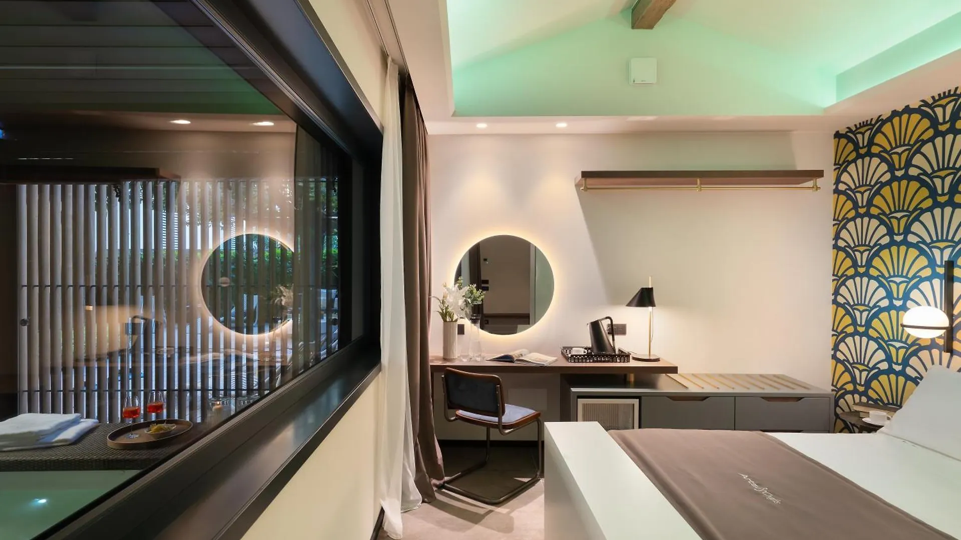 Arts & Crafts Luxury Suites Florence