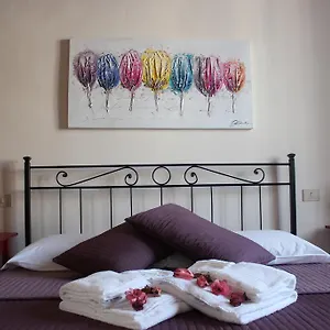 My Center San Salvi Bed & Breakfast